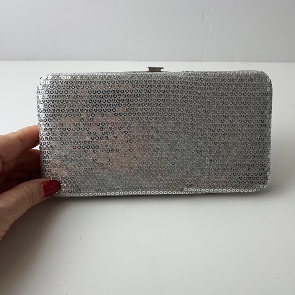 Hard Case Silver Sequin Wallet 17 x 9 x 2 cm - Picture 7 of 10